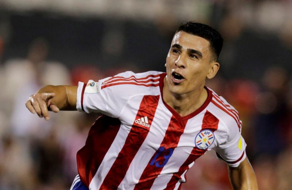 Paraguay venció a Ecuador por 2-1 y sueña con un pasaje al Mundial