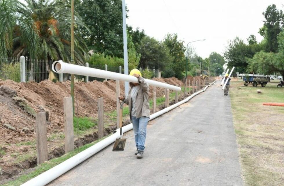 Tiene un avance del 60% la obra de cloacas y pavimento de los barrios Villa Aero Club y Los Álamos