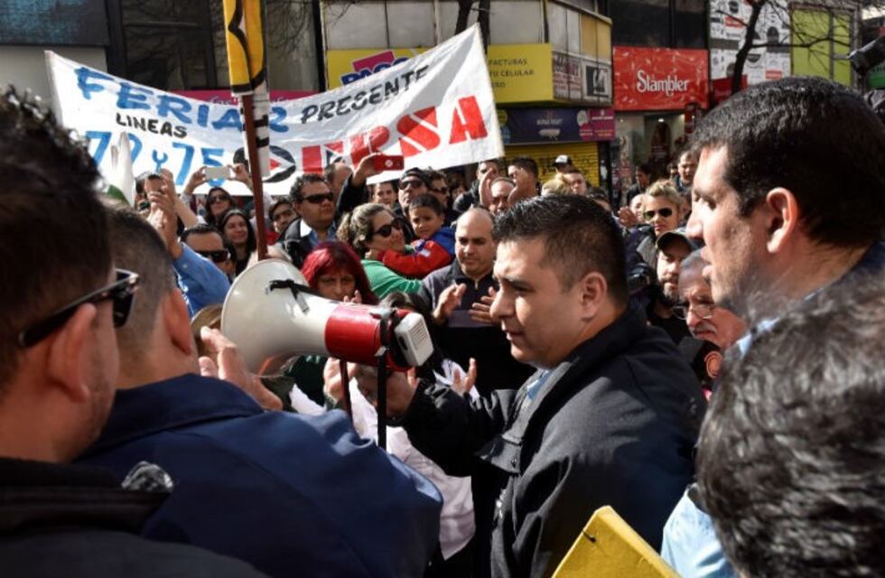 Dividida, la UTA sigue en alerta por suba salarial