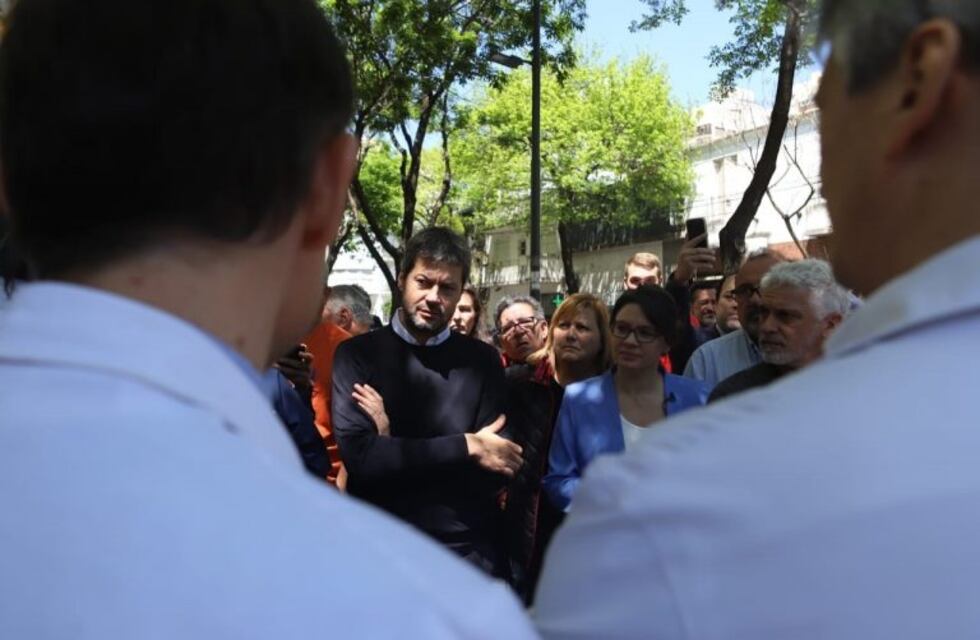 Matías Lammens y Gisela Marziotta cerraron su campaña sin actos y con recorridas por la ciudad