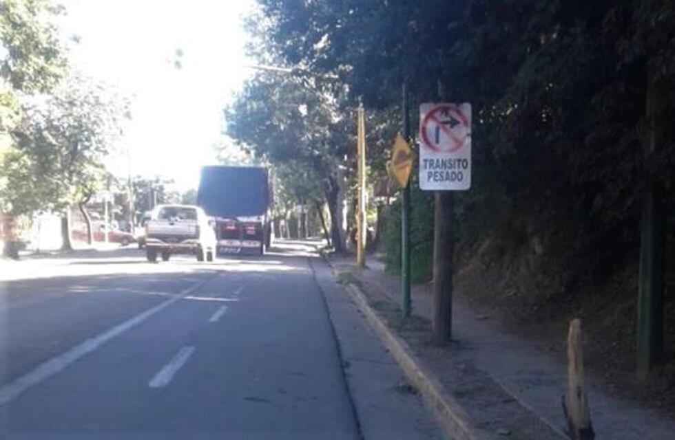 En Salsipuedes prohíben la circulación y estacionamiento de vehículos pesados