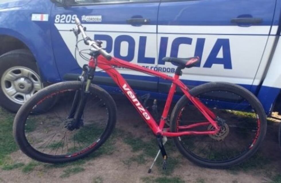La policía recuperó una bicicleta y moto robadas en Brinkmann
