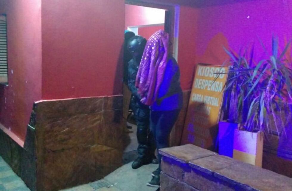 Padre e hija menor de edad detenidos por venta de drogas en barrio Ferrer