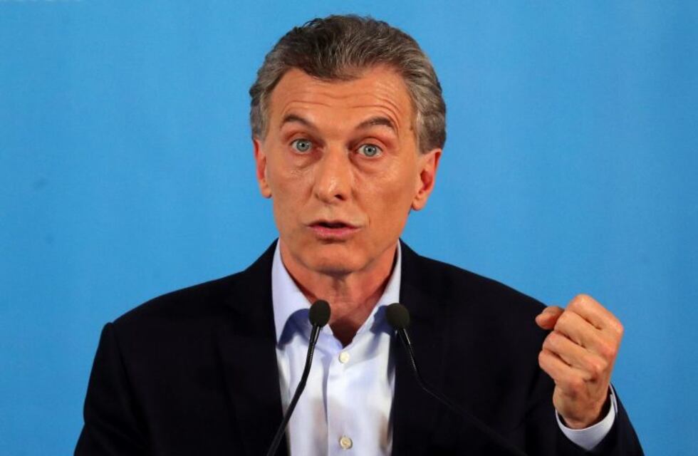 Aborto: Macri recibió un pañuelo verde a dos días de la votación de la ley en el Senado