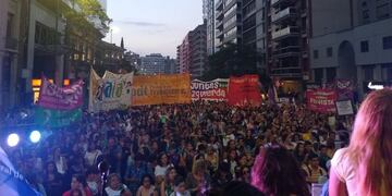 Una multitudinaria marcha por las calles de Córdoba, en contra de un flagelo que no decrece\u002E