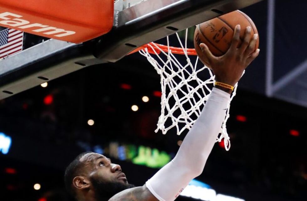 Con un descomunal LeBron James, Cleveland derrotó a Atlanta por 123 a 107