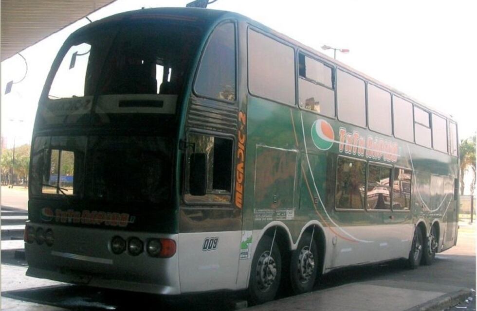 En 48 horas apedrearon a dos colectivos en el mismo sector de la autopista Rosario-Santa Fe