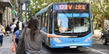 Javkin instrumentó medidas en el transporte de Rosario para evitar la propagación del coronavirus\u002E (@munirosario)