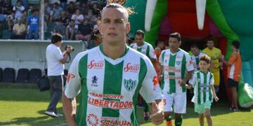 El defensor Emanuel Martinez Schmith, primer refuerzo de Estudiantes de Río Cuarto\u002E