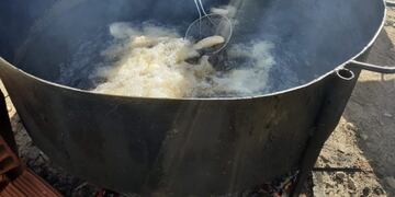 Son 12 mil raciones de locro y empanadas las que entregaron los recolectores de residuos en Rosario\u002E (Sind\u002E Recolectores)