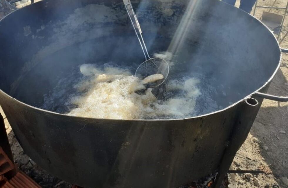 Los recolectores de residuos y un locrazo con 12 mil raciones en los barrios de Rosario