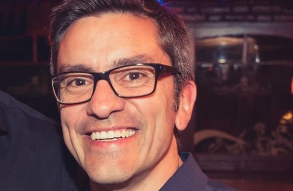 El sacerdote que da misa mediante lenguaje de señas es el nuevo párroco de La Merced