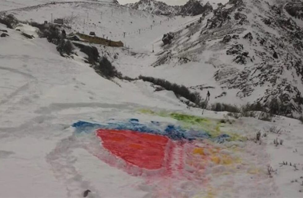 ¿Arte? Repudio generalizado contra Renata quien pintó la nieve