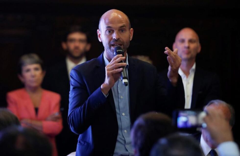 Guillermo Dietrich: "Aerolíneas Argentinas no se privatiza"