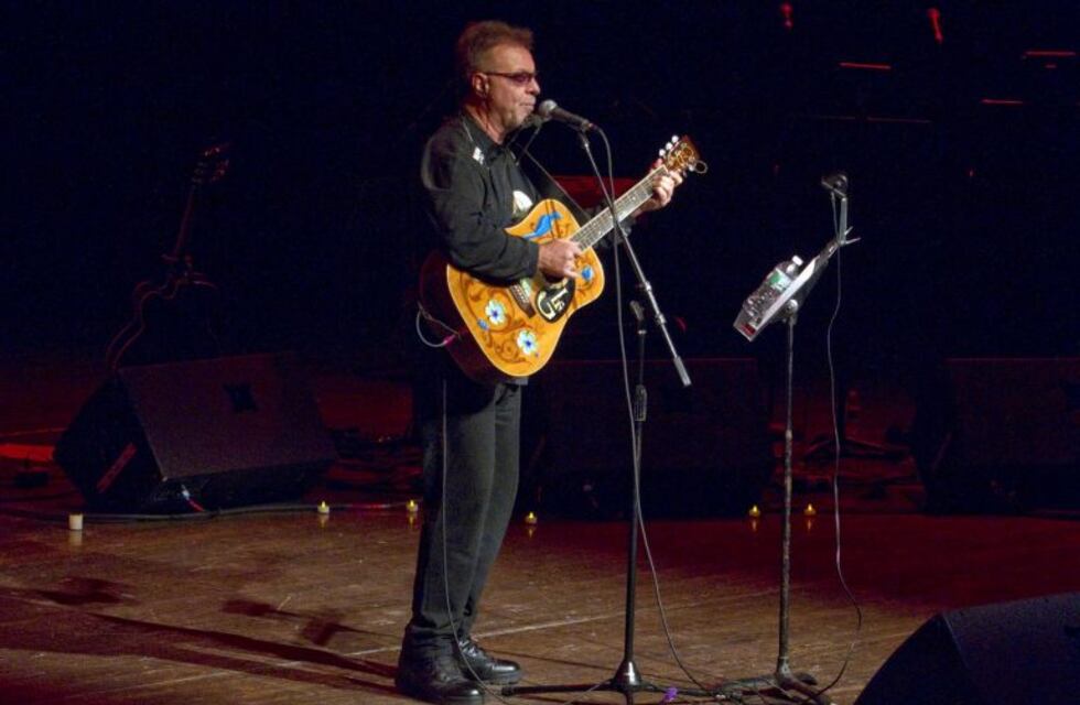 Proponen a León Gieco como Doctor Honoris Causa de la UNRC