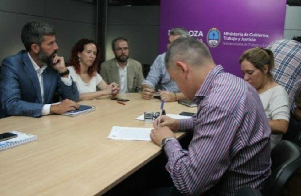 Paritarias: el Gobierno mendocino cerró el acuerdo con un gremio difícil