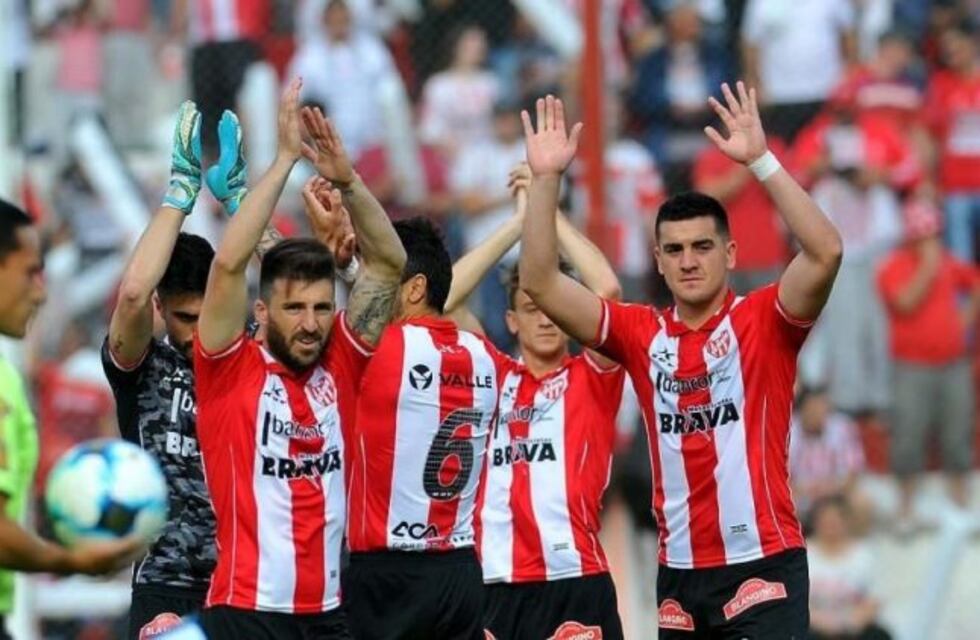 Instituto quedó a uno de los punteros de la B Nacional