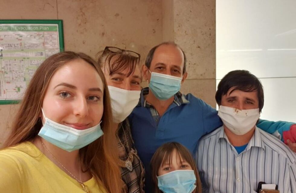 La misionera Rita Schmit se reunió con sus hijas en Alemaniza luego de meses de separación