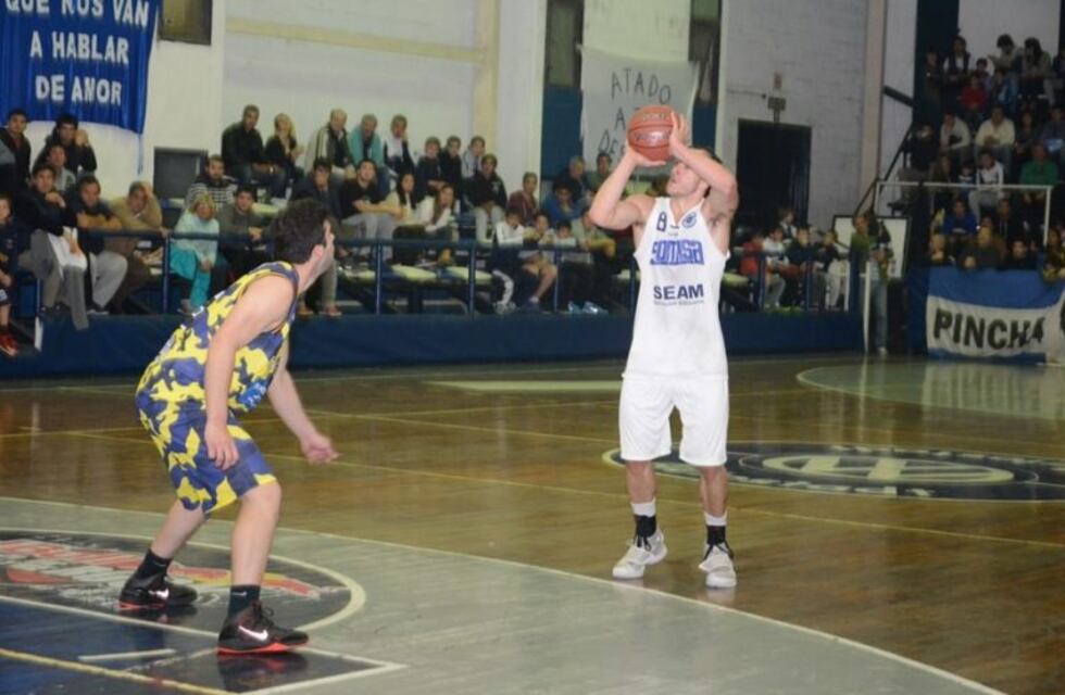 Básquet: juegan Somisa de local y Regatas de visitante