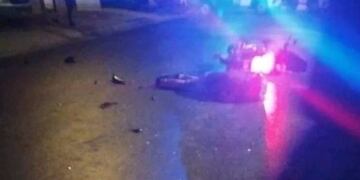 Chocaron dos motos de frente y murió uno de los conductores (0223)