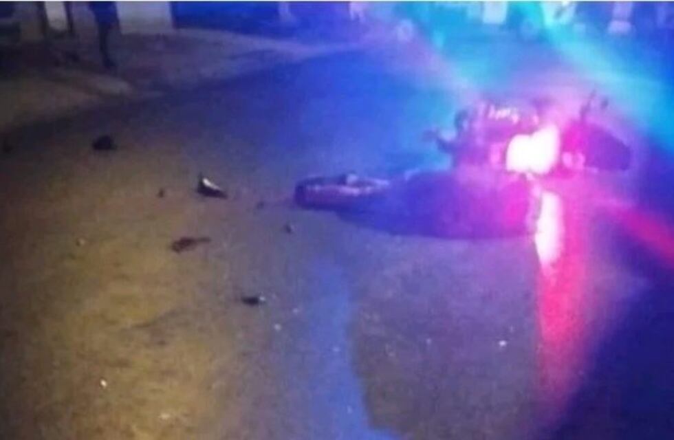 Chocaron dos motos de frente y murió uno de los conductores