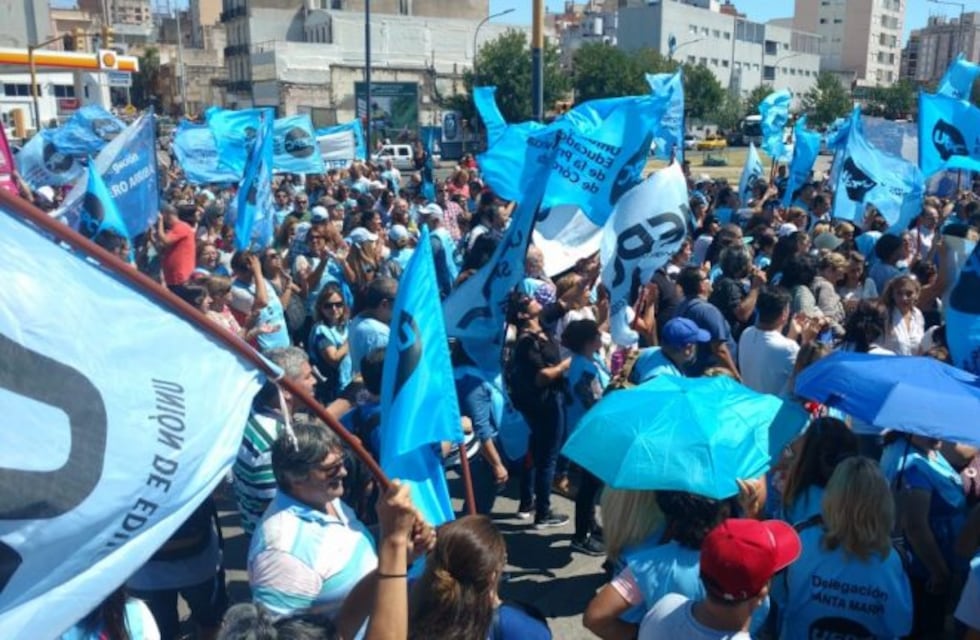 UEPC resiste la quita de la cláusula gatillo