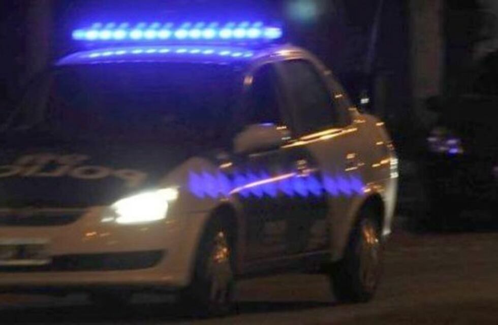 Tras persecución policial lograron detener a un joven que había robado un auto a mano armada