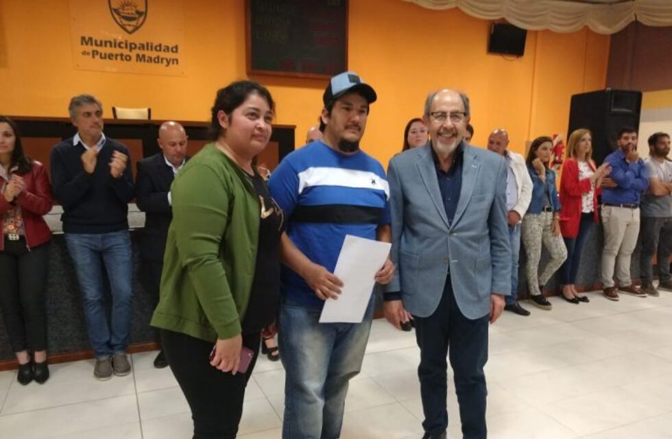 Vecinos de Puerto Madryn recibieron sus resoluciones de adjudicación de tierra