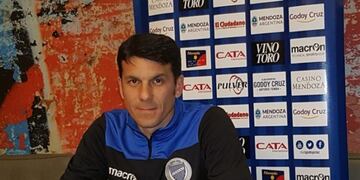 Larriera: “No lo veo como un problema que ataje Burián o Ramírez”, dijo mientras la dirigencia espera la habilitación del arquero uruguayo\u002E