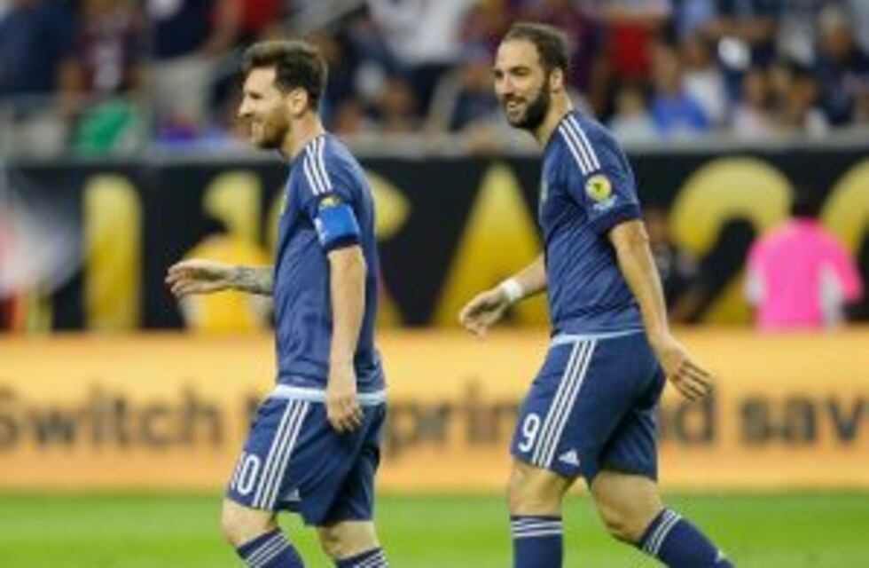 Higuaín y un mensaje para Messi: "Le aconsejaría jugar en la Juventus"