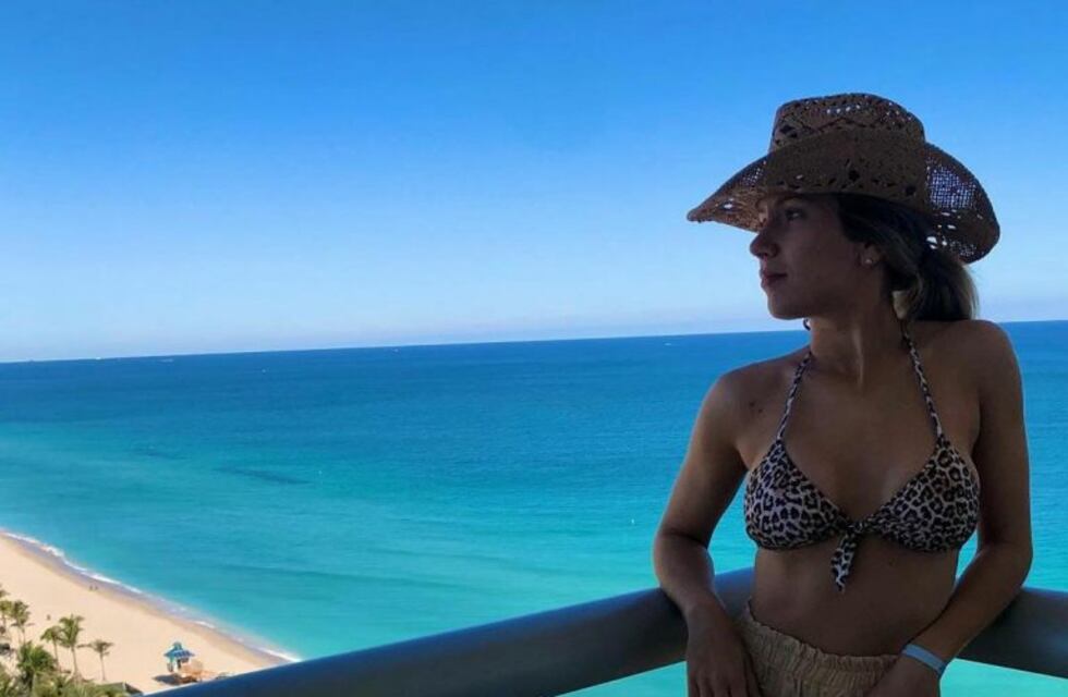 Laurita Fernández despertó la envidia de sus seguidores con una sensual foto en la playa