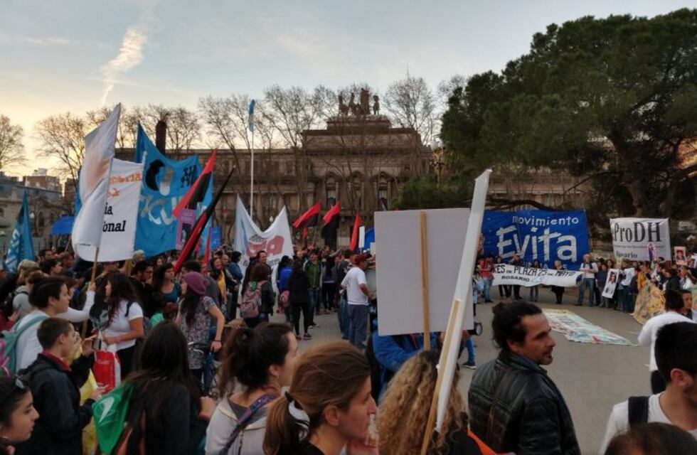 Taty Almeida se sumó en Rosario a una importante marcha en repudio al gatillo fácil