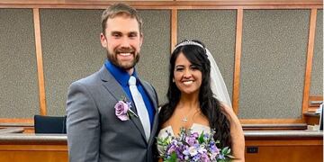 Aylén Trejo, la cordobesa que se casó en Estados Unidos al ritmo de La Mona y con una bandera de Belgrano\u002E (Twitter)