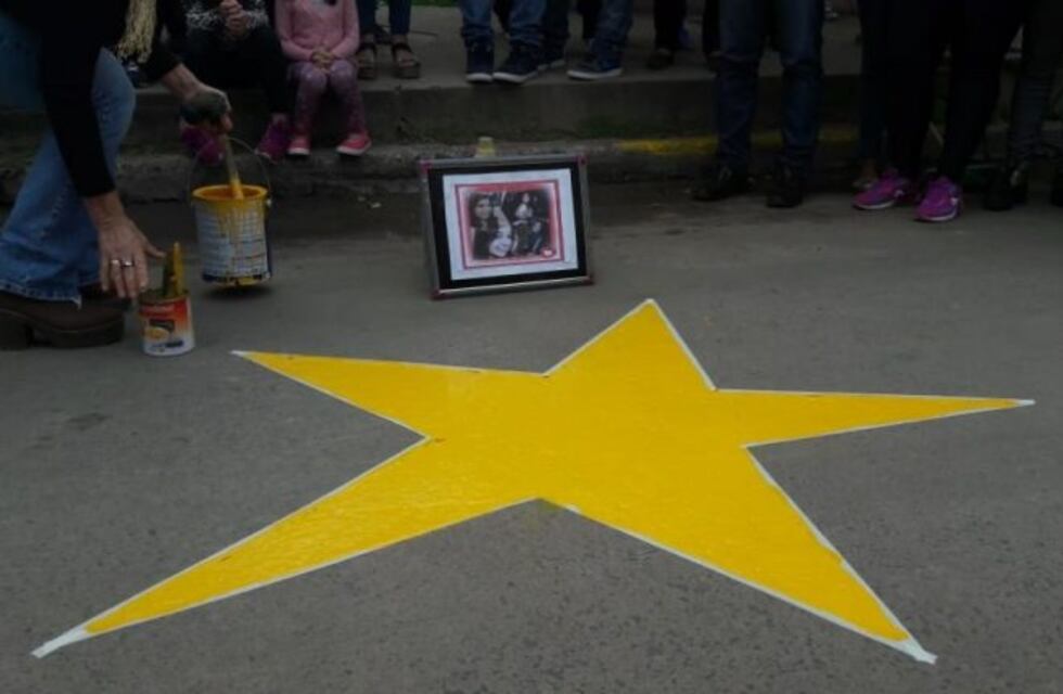 Pintaron una estrella amarilla en recuerdo de Roxana Dalpozollo