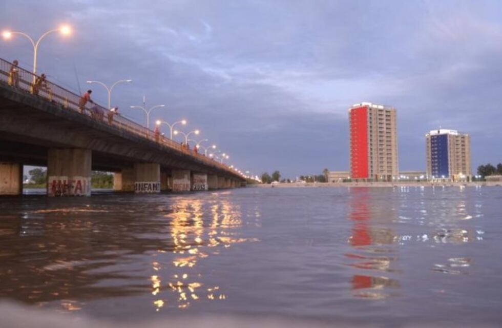 Por la crecida del Río Dulce se facilitó la pesca de dorados de gran tamaño