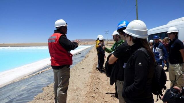 Sales de Jujuy es una empresa productora de carbonato de litio que opera en el salar de Olaroz, de la Puna jujeña. Está integrada por la empresa minera industrial Orocobre Limited, la comercializadora japonesa Toyota Tsusho Corporation (TTC) y la compañía del Gobierno de la Provincia de Jujuy, Jujuy Energía y Minería, Sociedad del Estado (JEMSE).