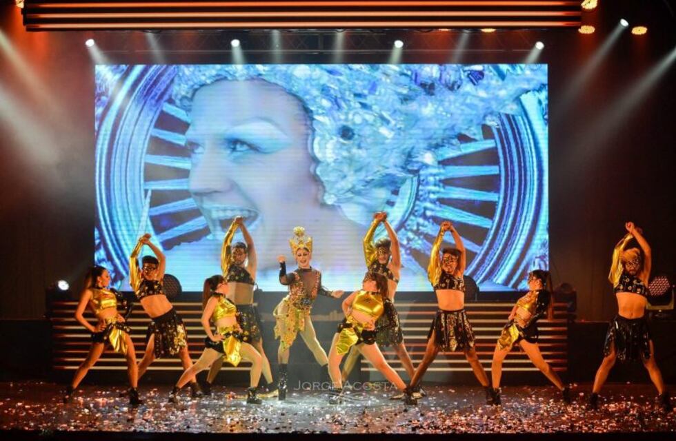 Con un espectáculo inspirado en villanas, cerró la Fiesta Nacional Gay del Sol