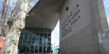 El hombre hablu00f3 sobre cu00f3mo balearon a su hijo en la puerta del Hospital Vilela.