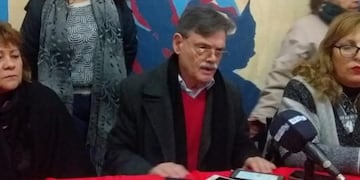 De Leonardi asegura que se bajó de la candidatura \