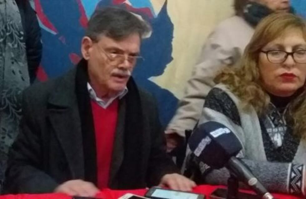 De Leonardi asegura que se bajó de la candidatura "para tener autonomía"