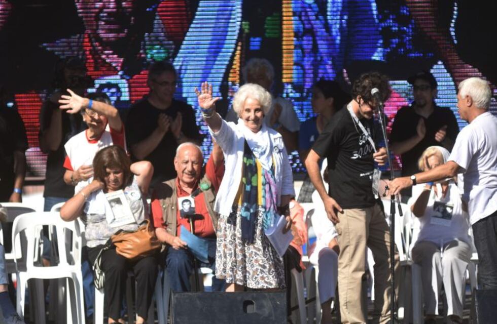 Carlotto: "En la plaza se pronunció un país, no un partido político"