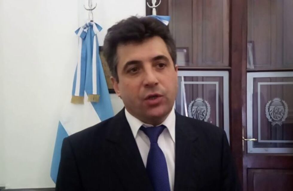 Hay que convocar a Bosetti y a Paredes Urquiza, dijo el diputado Del Moral