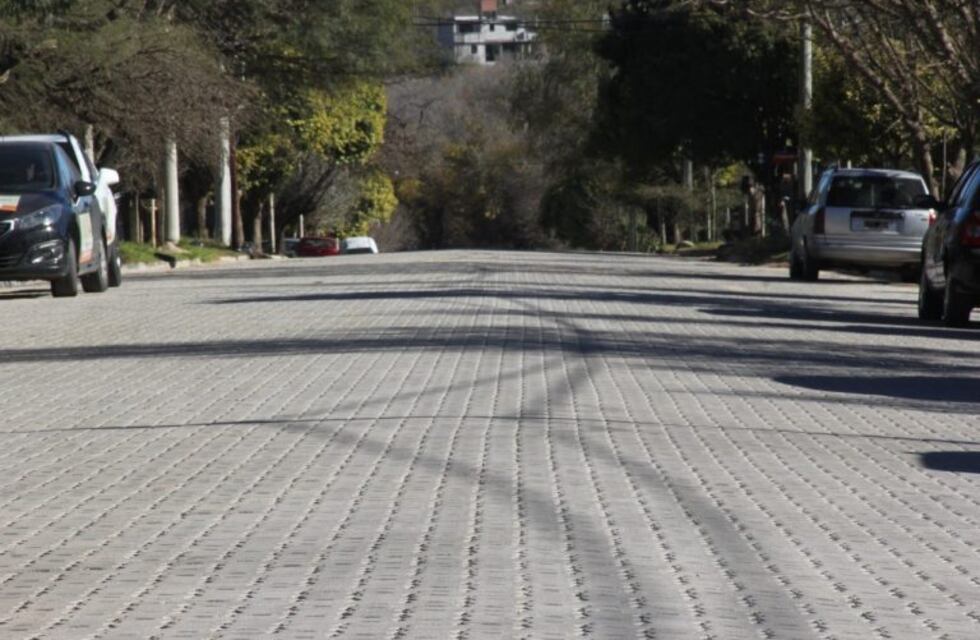 Carlos Paz: finalizó la obra del adoquinado en Gambartes y Quinquela Martín