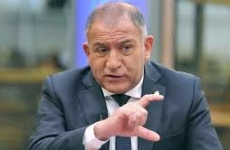Luis Juez quiere mudar el congreso a la cancha