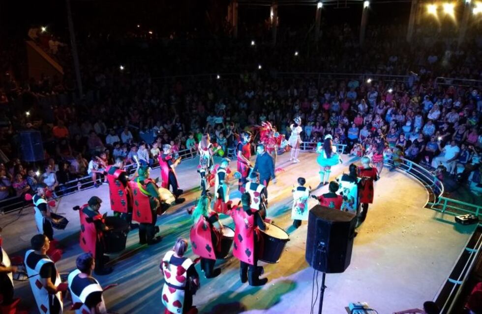 Se presentaron los Carnavales rafaelinos a todo color