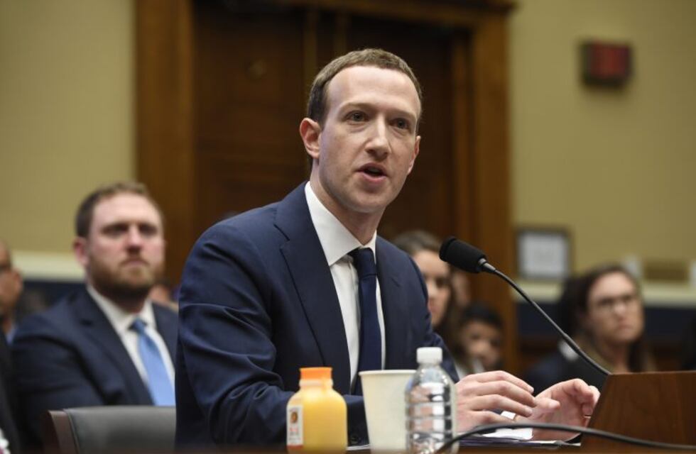 "Facebook no vende datos de los usuarios", dijo Zuckerberg en el Capitolio