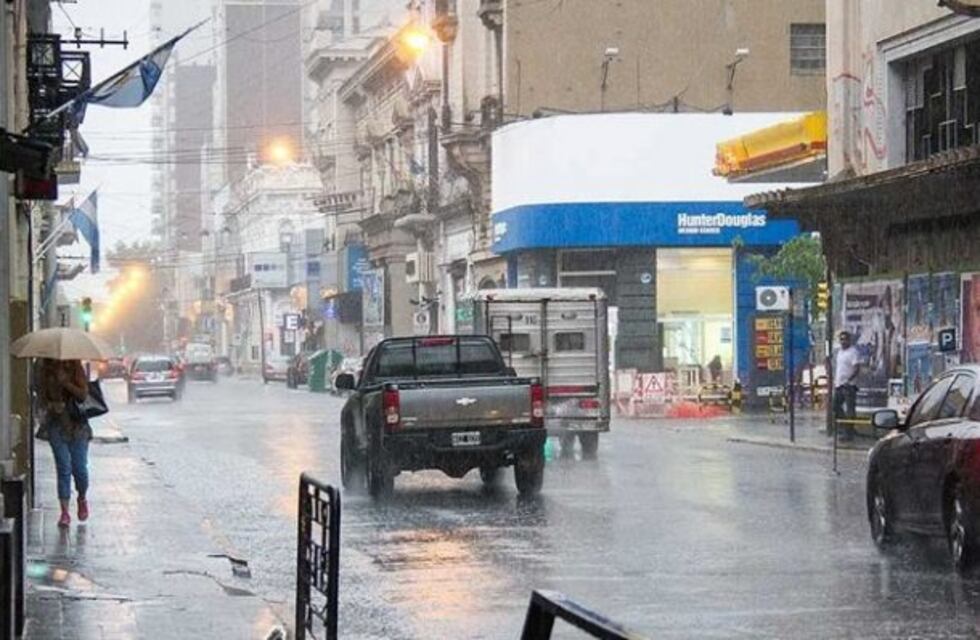 Lanzan un doble alerta meteorológico para este martes en Rosario por tormentas fuertes
