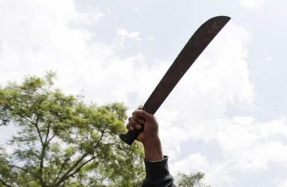 Cosquín: peleaban con machetes en plena calle y terminaron detenidos