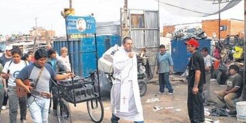 Los sacerdotes de las villas de emergencia porteu00f1as advirtieron que la decisiu00f3n de endurecer las leyes de migraciu00f3n incentivaru00e1n