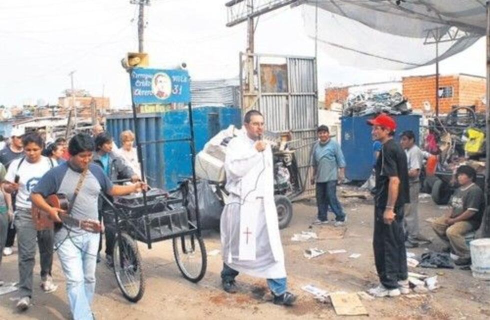 Para los curas villeros, el decreto que endurece la politica migratoria incentivará el racismo y la xenofobia